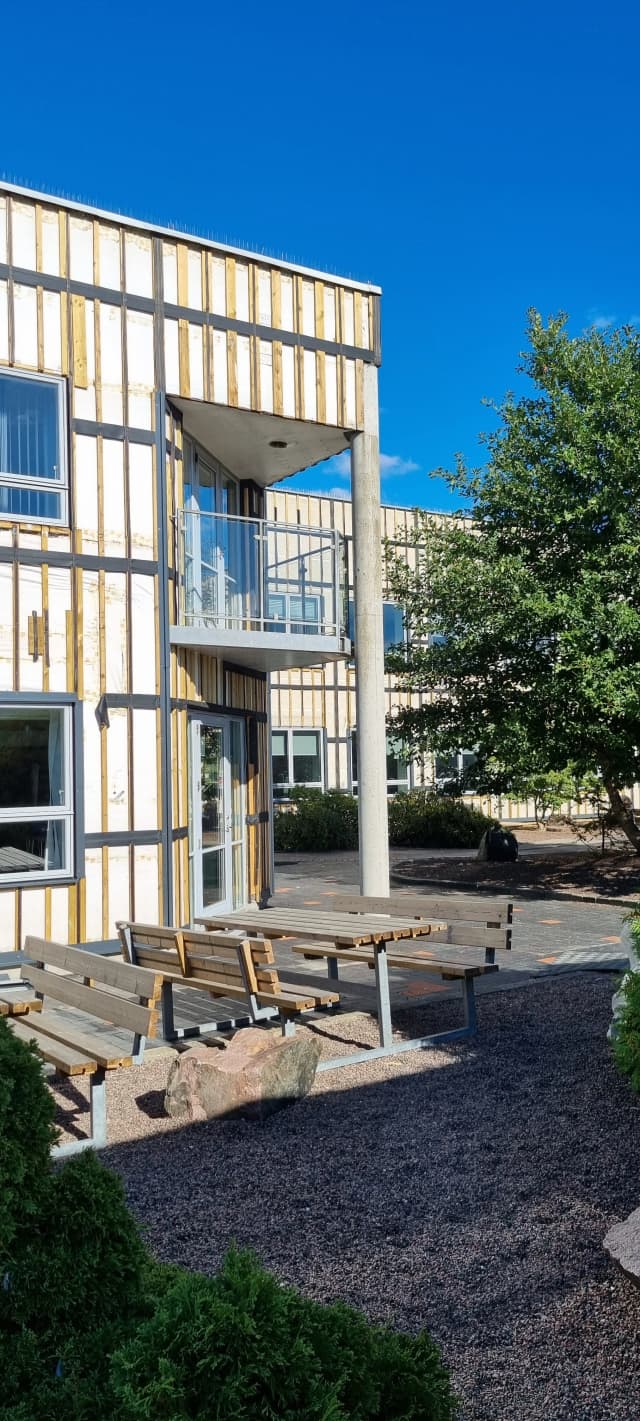 Montaż elewacji budynku 1