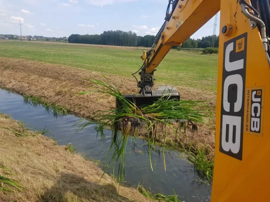 Oczyszczanie rowów melioracyjnych