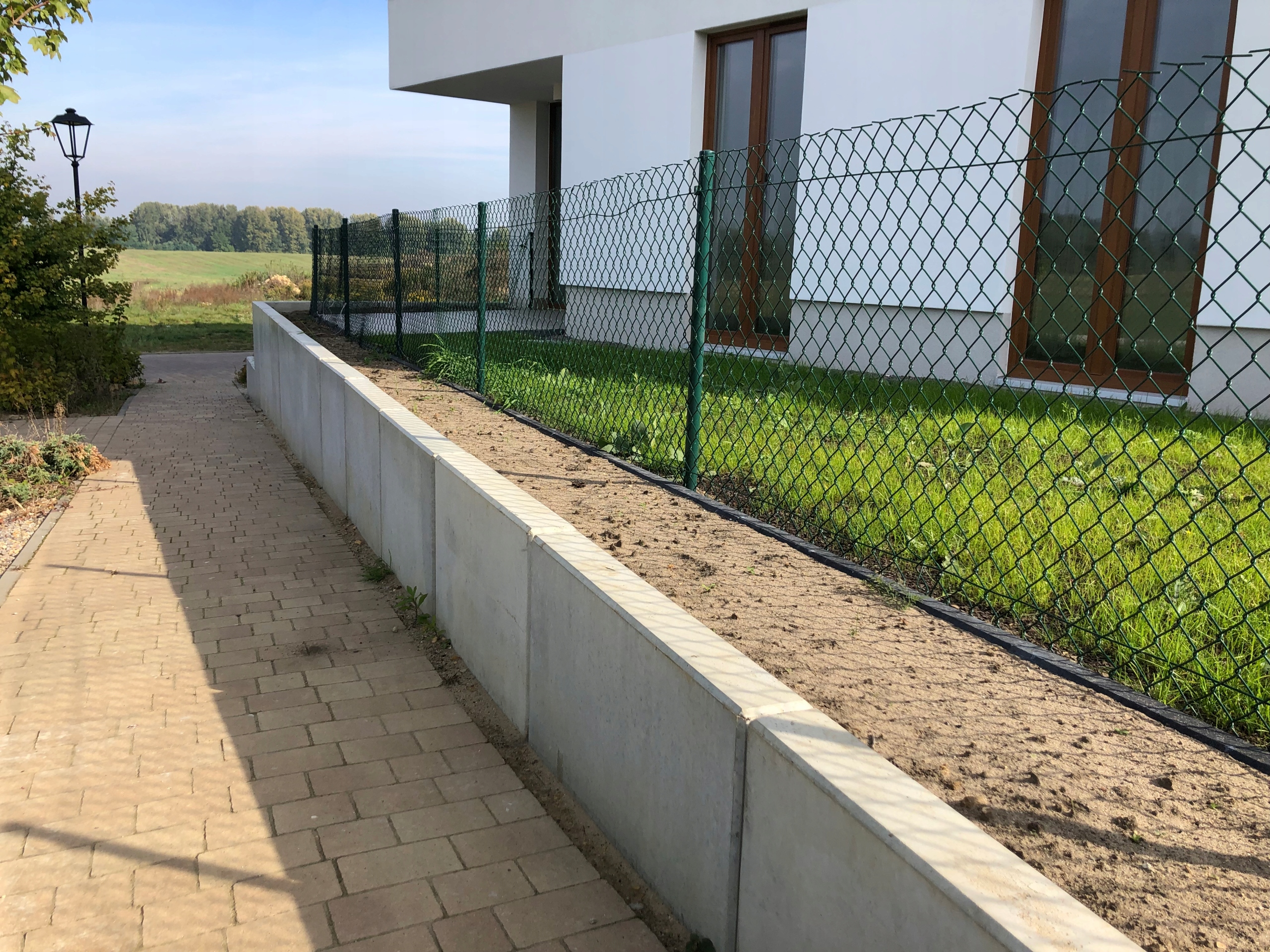 Budowa murków, ścianek oporowych służących do utrzymania terenu